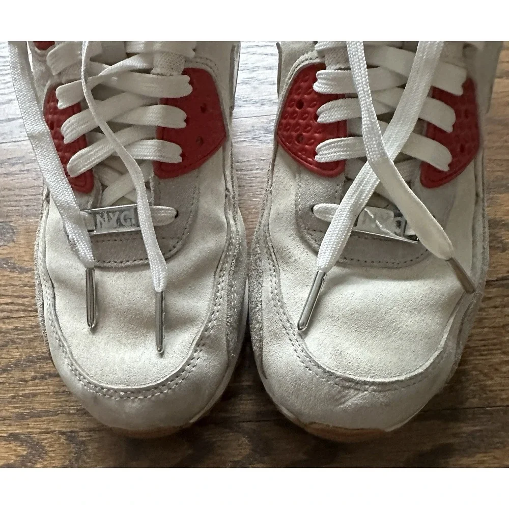 Nike Air Max 90 QS NYC Strawberry Cheesecake Womens Size 9 Cream Red 813150-200
